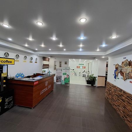 אסטנה Astina Hotel מראה חיצוני תמונה