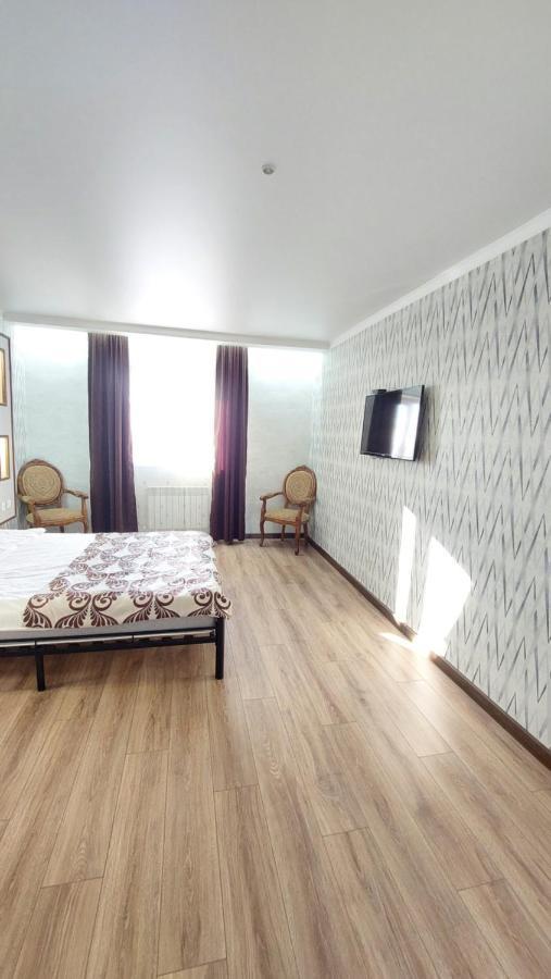 אסטנה Astina Hotel מראה חיצוני תמונה