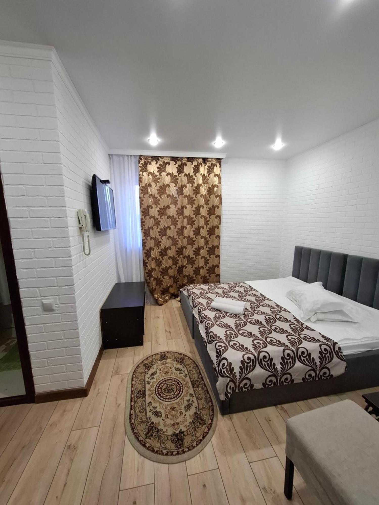 אסטנה Astina Hotel מראה חיצוני תמונה