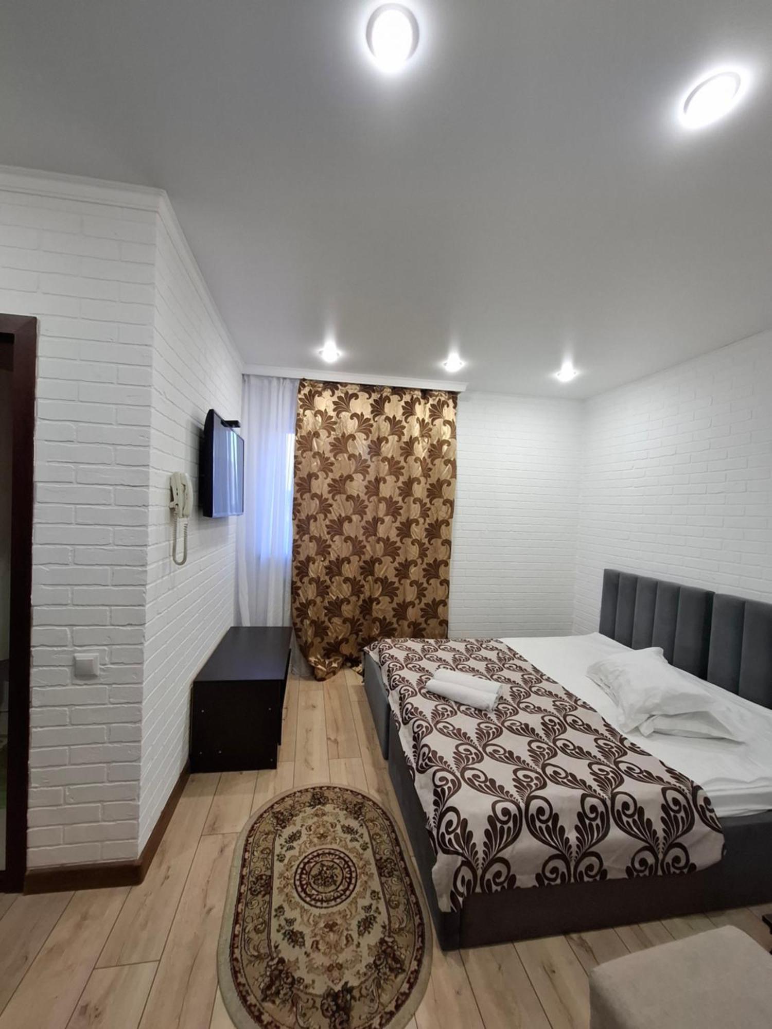 אסטנה Astina Hotel מראה חיצוני תמונה
