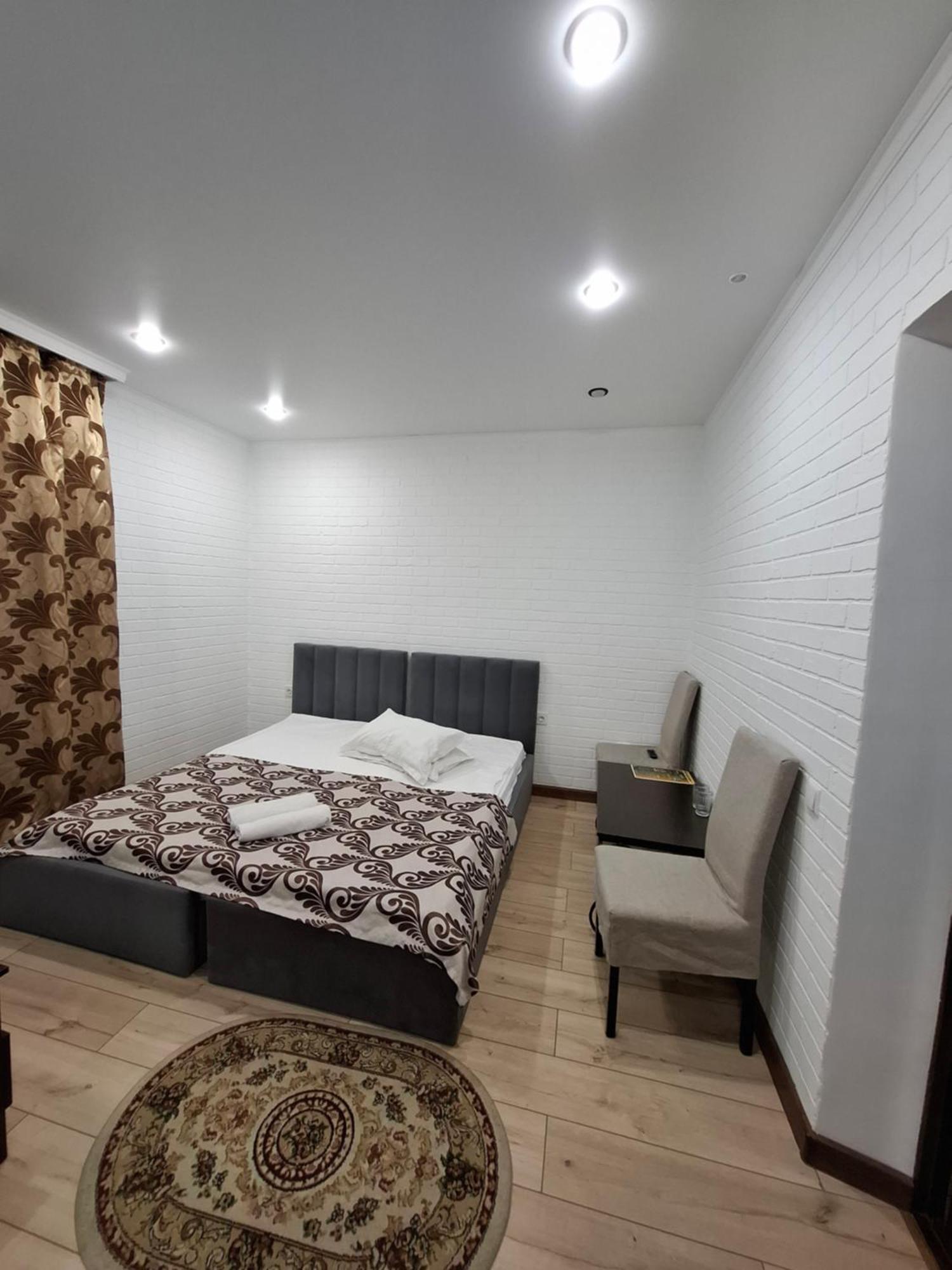אסטנה Astina Hotel מראה חיצוני תמונה