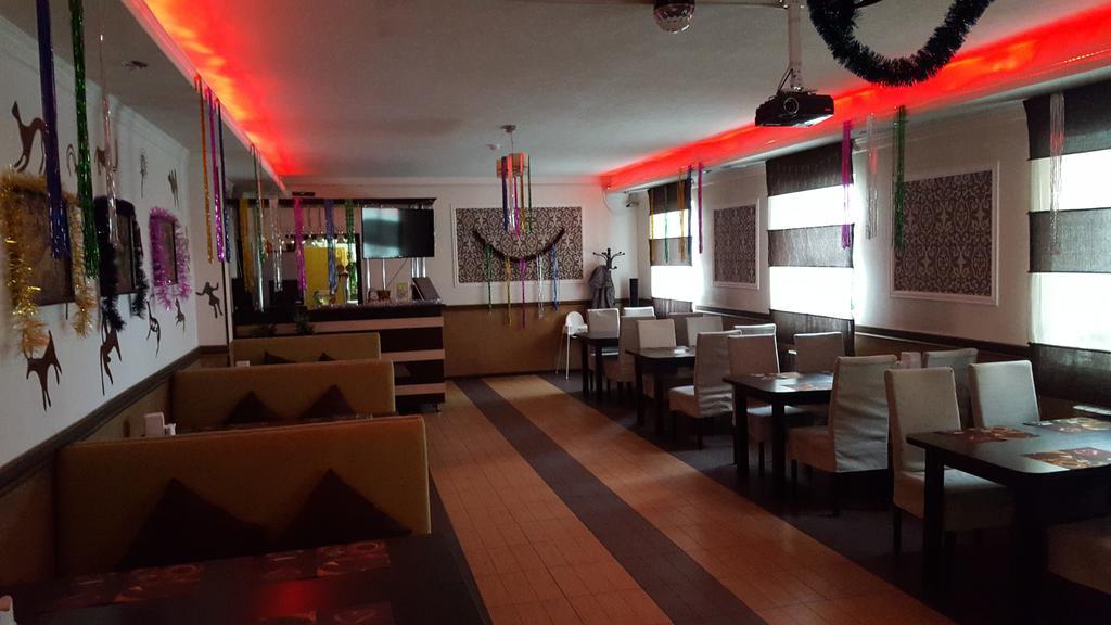 אסטנה Astina Hotel מראה חיצוני תמונה