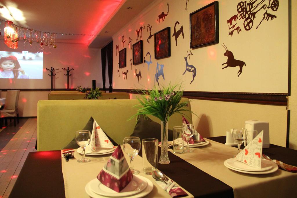 אסטנה Astina Hotel מראה חיצוני תמונה