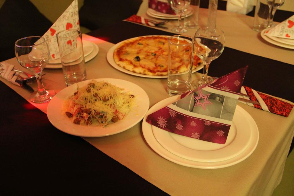 אסטנה Astina Hotel מראה חיצוני תמונה