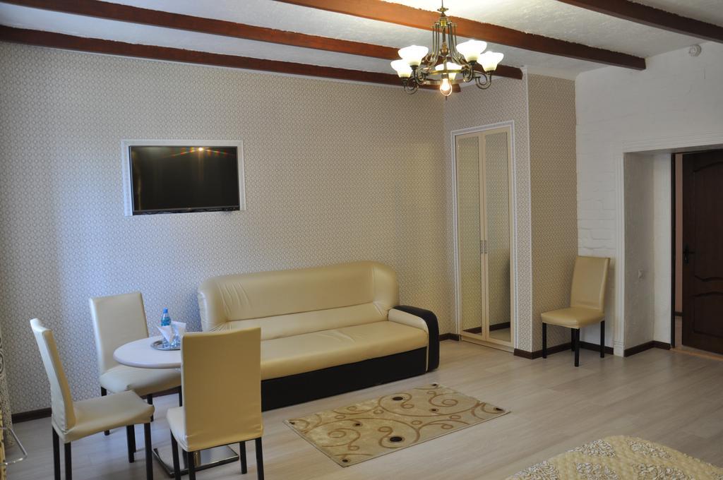 אסטנה Astina Hotel מראה חיצוני תמונה