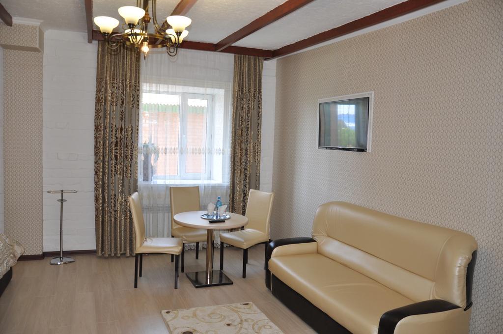 אסטנה Astina Hotel מראה חיצוני תמונה