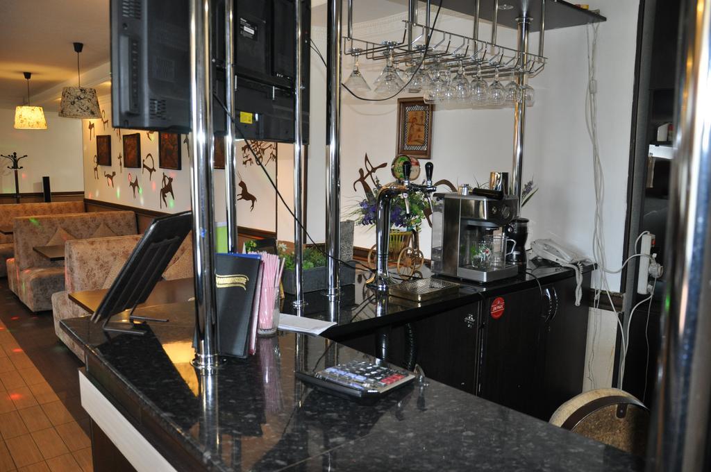 אסטנה Astina Hotel מראה חיצוני תמונה