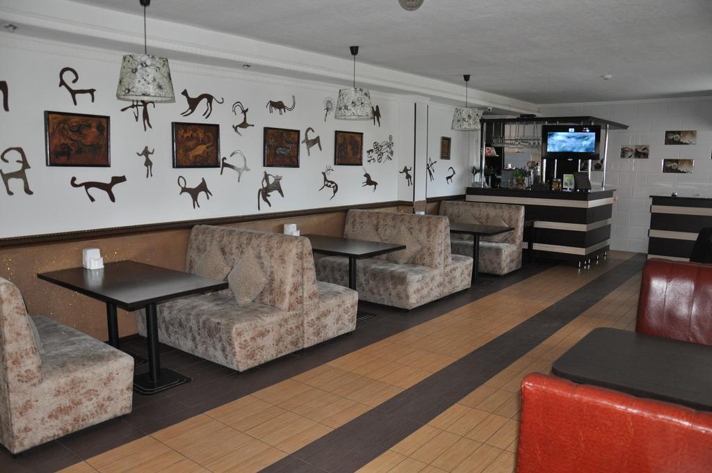 אסטנה Astina Hotel מראה חיצוני תמונה