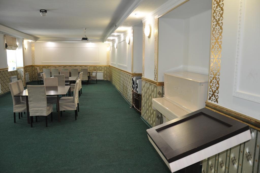 אסטנה Astina Hotel מראה חיצוני תמונה